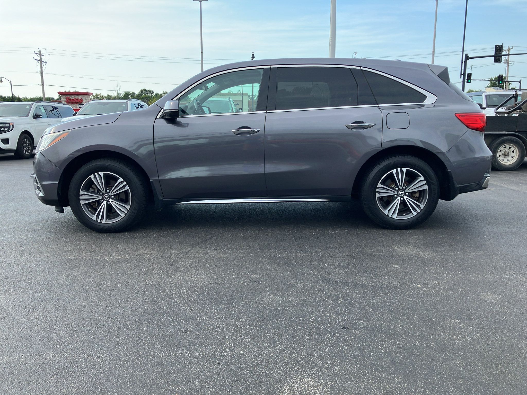 Used 2017 Acura MDX SH-AWD image 3