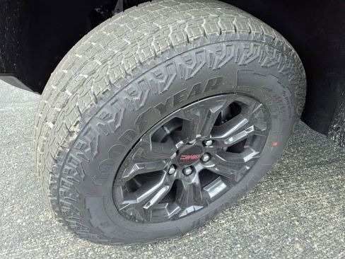 New 2025 GMC Canyon Elevation image 17