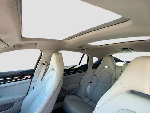 Used 2023 Porsche Panamera 4S w/ Premium Package image 26