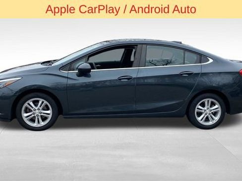 Used 2017 Chevrolet Cruze LT image 5