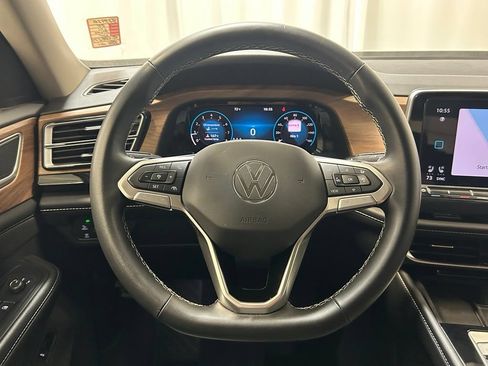 Used 2024 Volkswagen Atlas SE AWD/4WD image 9