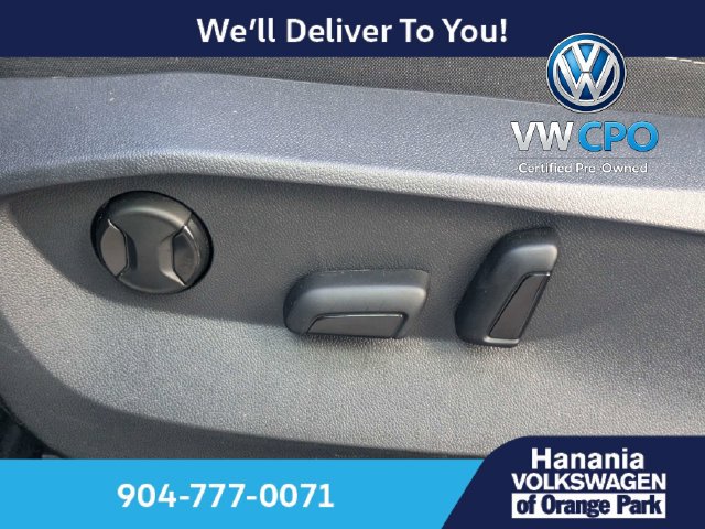 Certified 2025 Volkswagen Taos SE FWD image 20