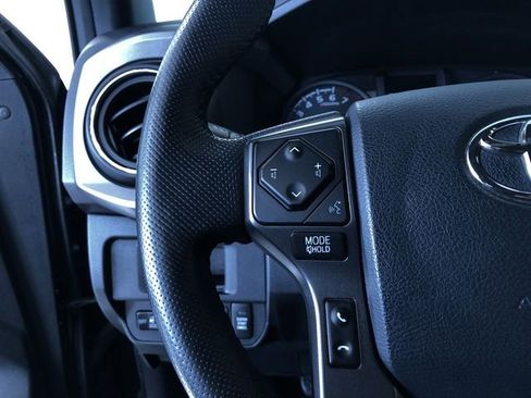 Used 2018 Toyota Tacoma TRD Sport image 20