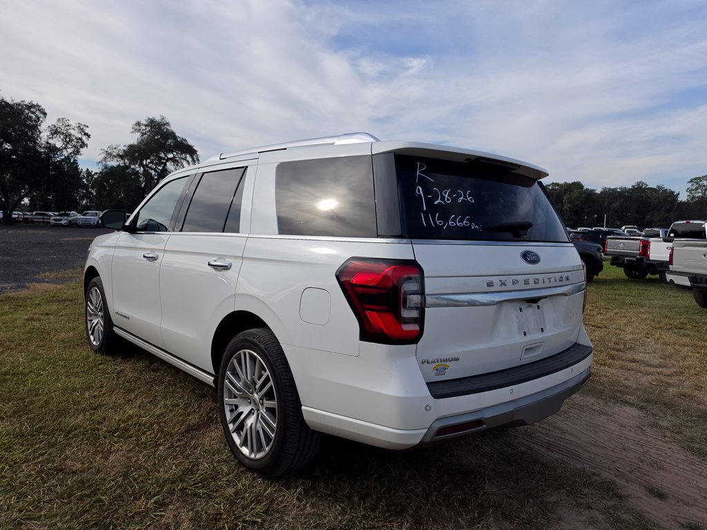 Used 2022 Ford Expedition Platinum AWD/4WD image 2