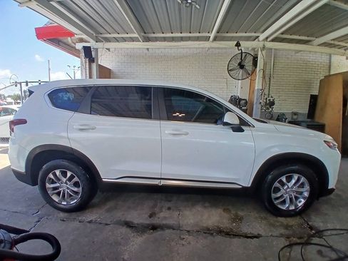 Used 2019 Hyundai Santa Fe SE AWD/4WD image 2