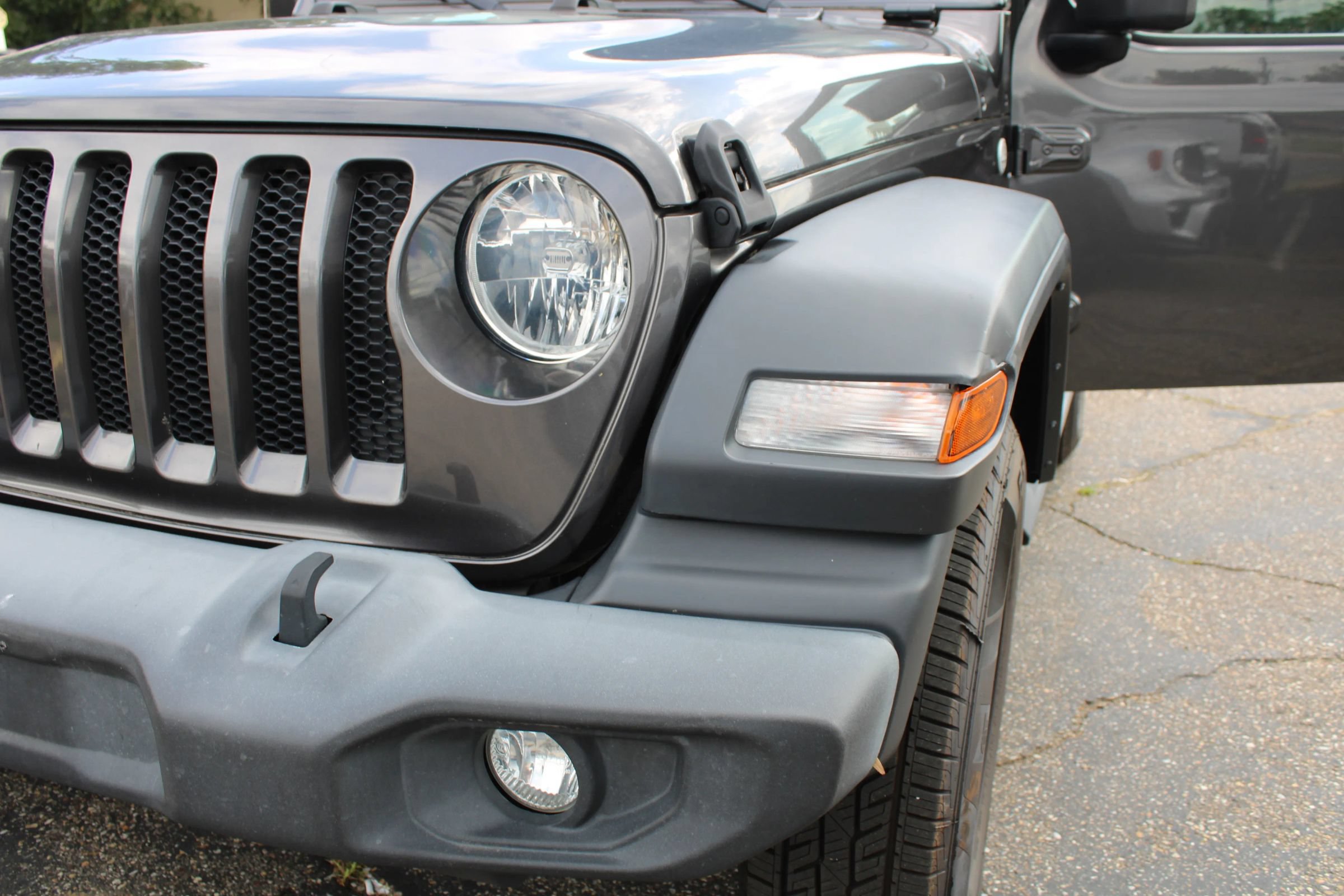Used 2018 Jeep Wrangler Sport AWD/4WD image 25
