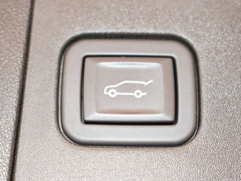 Used 2024 Cadillac XT5 Sportv w/ Technology Package AWD/4WD image 15