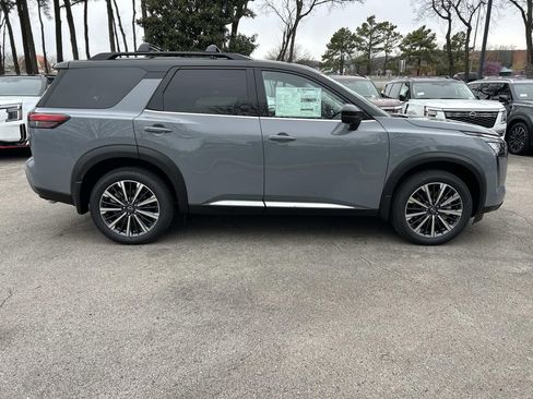 New 2026 Nissan Pathfinder Platinum AWD/4WD image 8