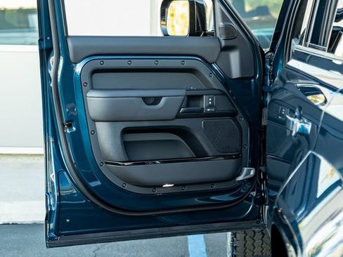 Used 2026 Land Rover Defender 110 OCTA image 12