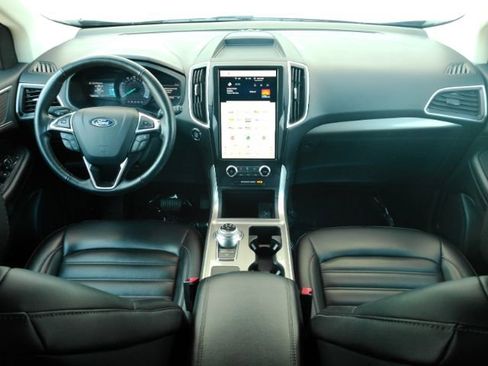 Used 2024 Ford Edge SEL image 3