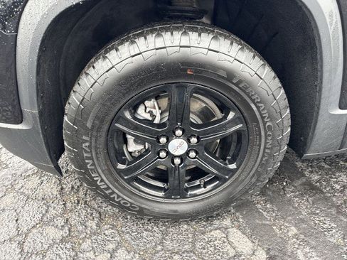 Certified 2023 GMC Acadia AT4 w/ Technology Package image 19