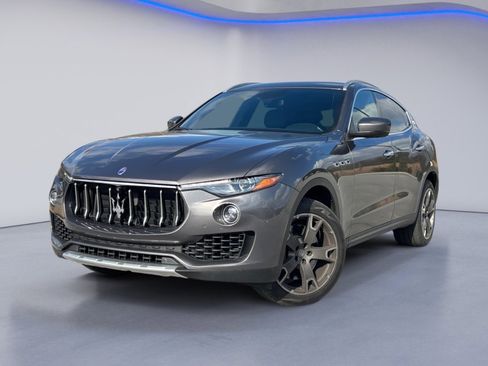 Used 2018 Maserati Levante S image 2