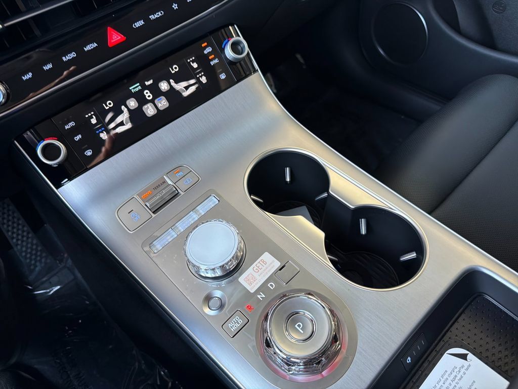 New 2027 Genesis GV70 2.5T Advanced AWD/4WD image 22