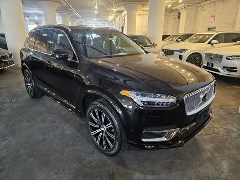 Certified 2023 Volvo XC90 B6 Plus AWD/4WD image 5