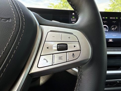 Used 2023 BMW X7 xDrive40i w/ Premium Package AWD/4WD image 36