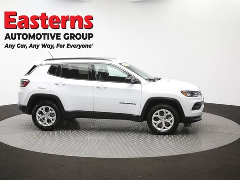 Used 2024 Jeep Compass Latitude AWD/4WD image 45