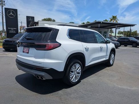 Used 2026 GMC Acadia Elevation w/ Elevation Premium Package FWD image 5
