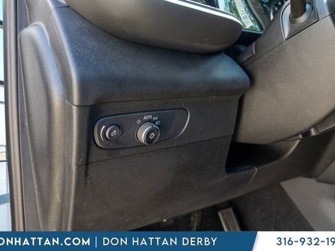 Used 2023 Buick Envision Essence w/ Sport Touring Package AWD/4WD image 17