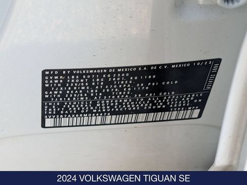 Certified 2024 Volkswagen Tiguan SE AWD/4WD image 36