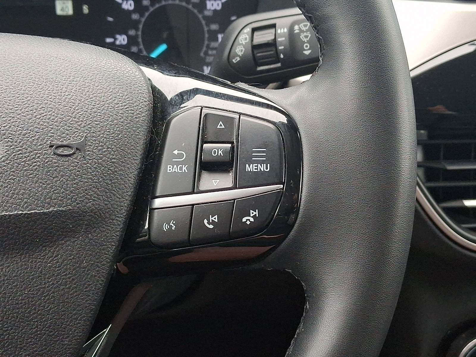 Used 2022 Ford Escape SE w/ SE Sport Appearance Package AWD/4WD image 22