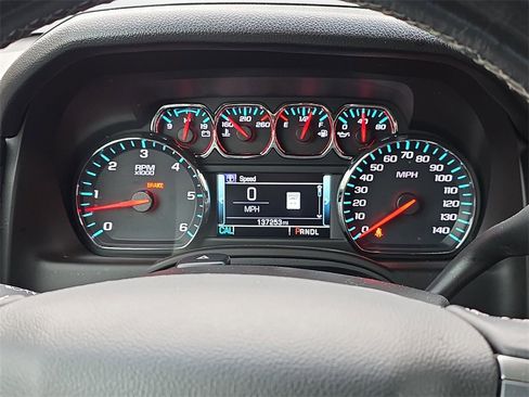 Used 2019 Chevrolet Suburban LT image 23