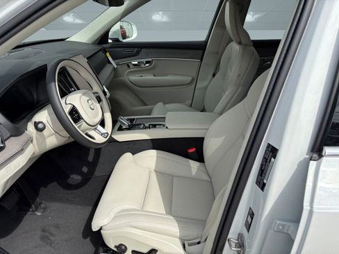 New 2026 Volvo XC90 B6 Ultra image 5