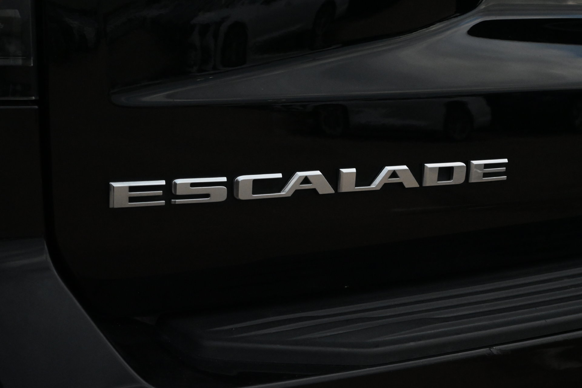Used 2021 Cadillac Escalade ESV Premium Luxury w/ Performance Package RWD image 20