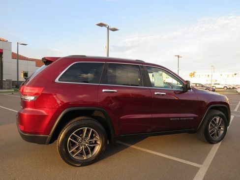 Used 2017 Jeep Grand Cherokee Limited image 14