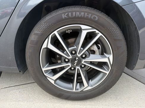Used 2024 Kia Forte LXS FWD image 27