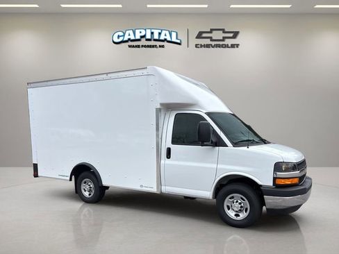 New 2025 Chevrolet Express 3500 Work Van w/ Power Convenience Package image 14