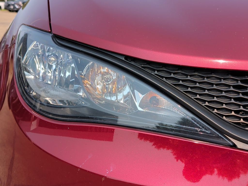 Used 2023 Chrysler Voyager LX FWD image 42