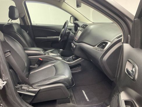 Used 2017 Dodge Journey Crossroad w/ Popular Equipment Group FWD image 23