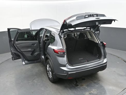 Certified 2025 Nissan Rogue S image 42