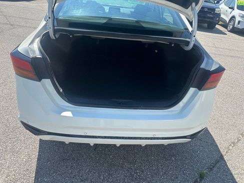 Used 2025 Nissan Altima 2.5 SV FWD image 10