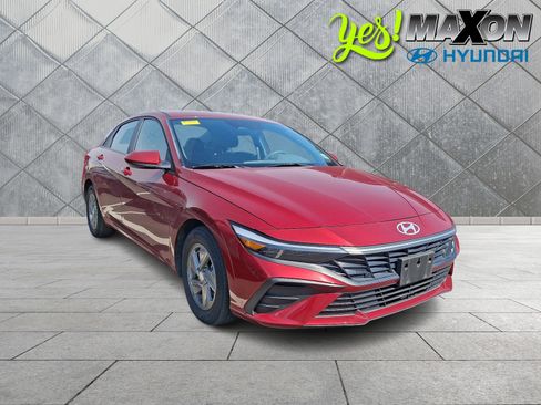 Certified 2024 Hyundai Elantra SE image 1