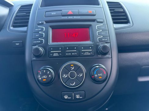 Used 2013 Kia Soul EV image 27