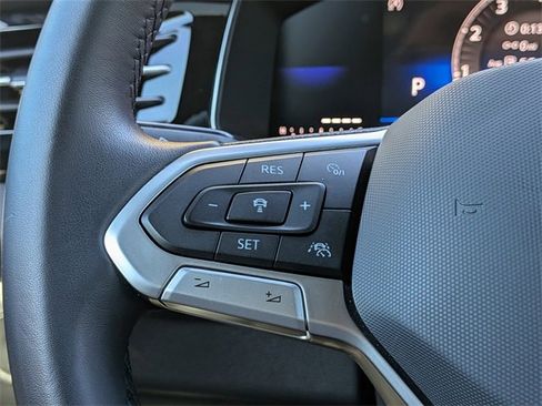 Certified 2025 Volkswagen Jetta Sport image 29