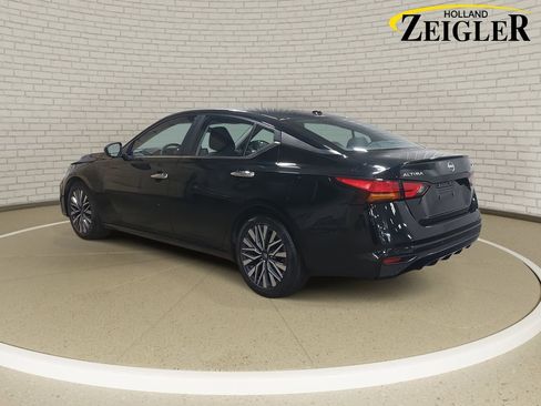 Used 2024 Nissan Altima 2.5 SV image 7