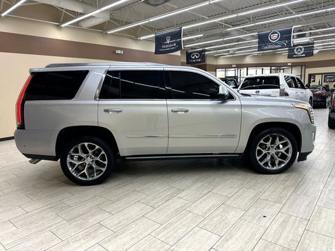 Used 2017 Cadillac Escalade Platinum image 6