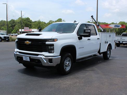 Used 2024 Chevrolet Silverado 2500 W/T w/ WT Convenience Package AWD/4WD image 10