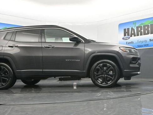 Used 2024 Jeep Compass Limited image 22