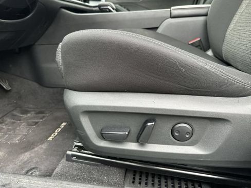 Used 2023 Nissan Rogue SV AWD/4WD image 16