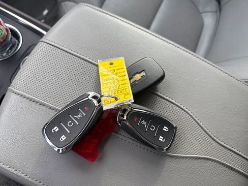 Used 2020 Chevrolet Traverse Premier image 22