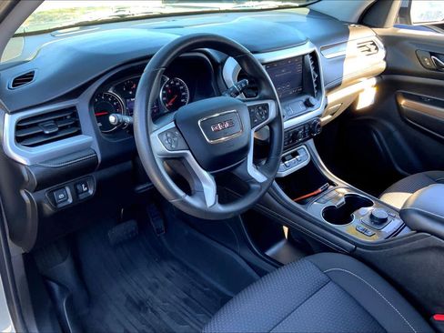 Certified 2023 GMC Acadia SLE w/ Driver Convenience Package image 16