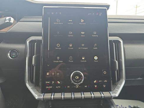 Used 2025 GMC Acadia Elevation w/ Elevation Premium Package image 27