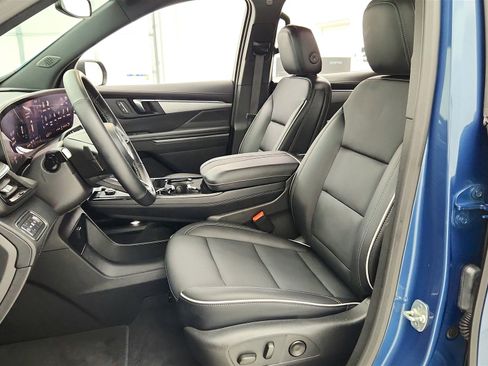 Used 2025 Buick Enclave Preferred image 10