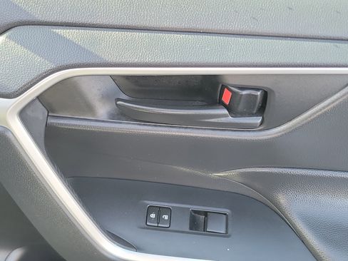 Certified 2024 Toyota RAV4 LE image 31