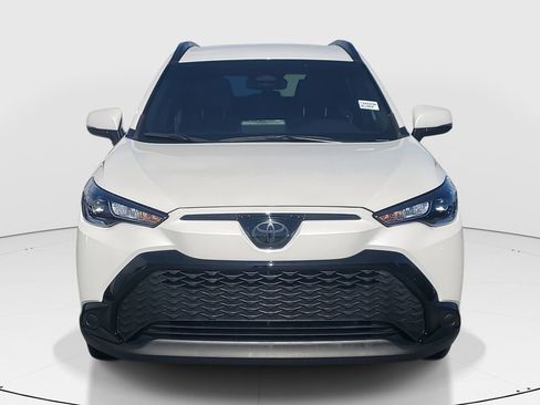 Certified 2023 Toyota Corolla Cross SE image 2