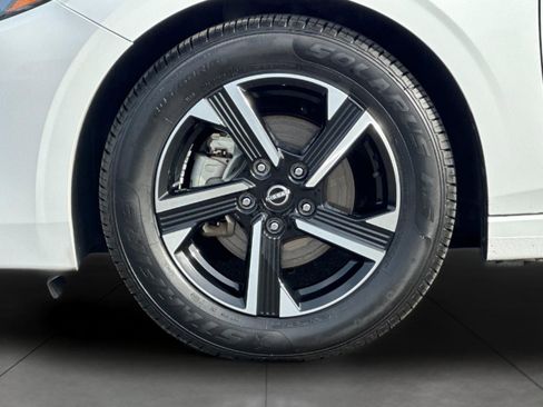 Used 2024 Nissan Sentra SV image 23