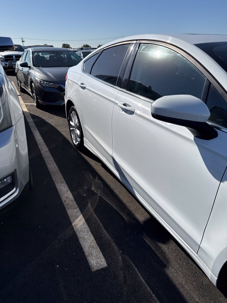 Used 2020 Ford Fusion SE FWD image 5